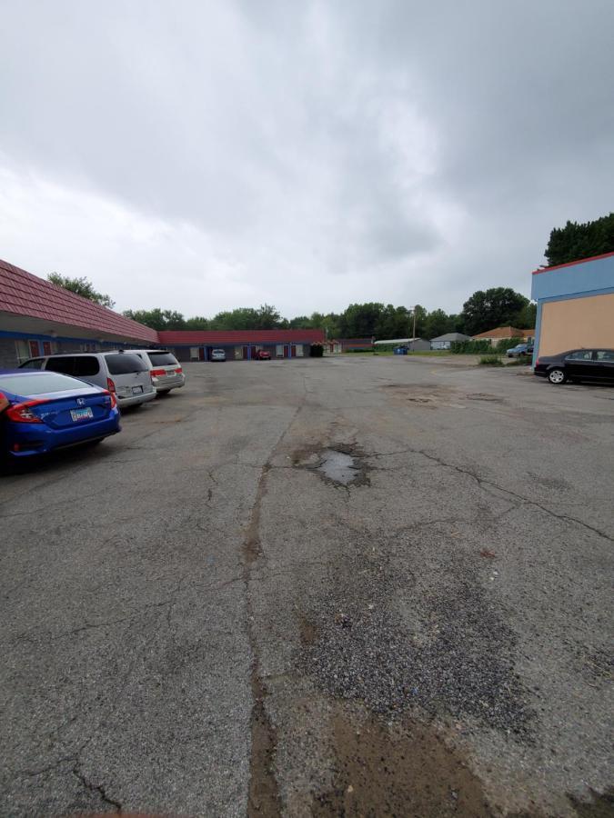 Gray Plaza Motel West Frankfort Exterior foto